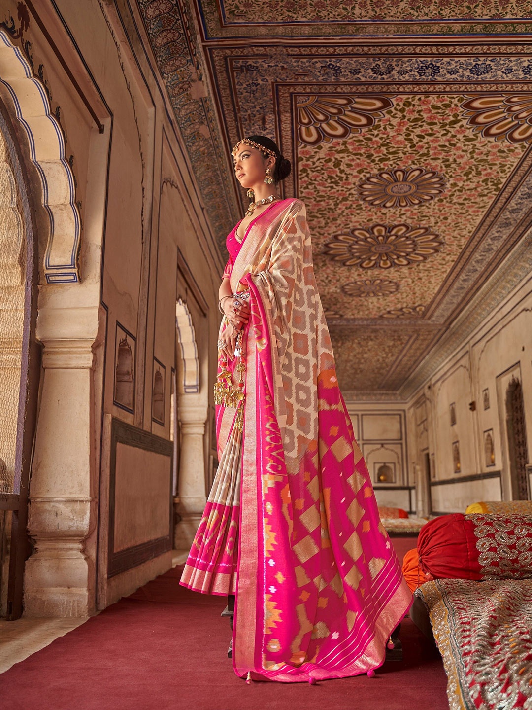

Phenav Ethnic Motifs Printed Zari Saree, Beige