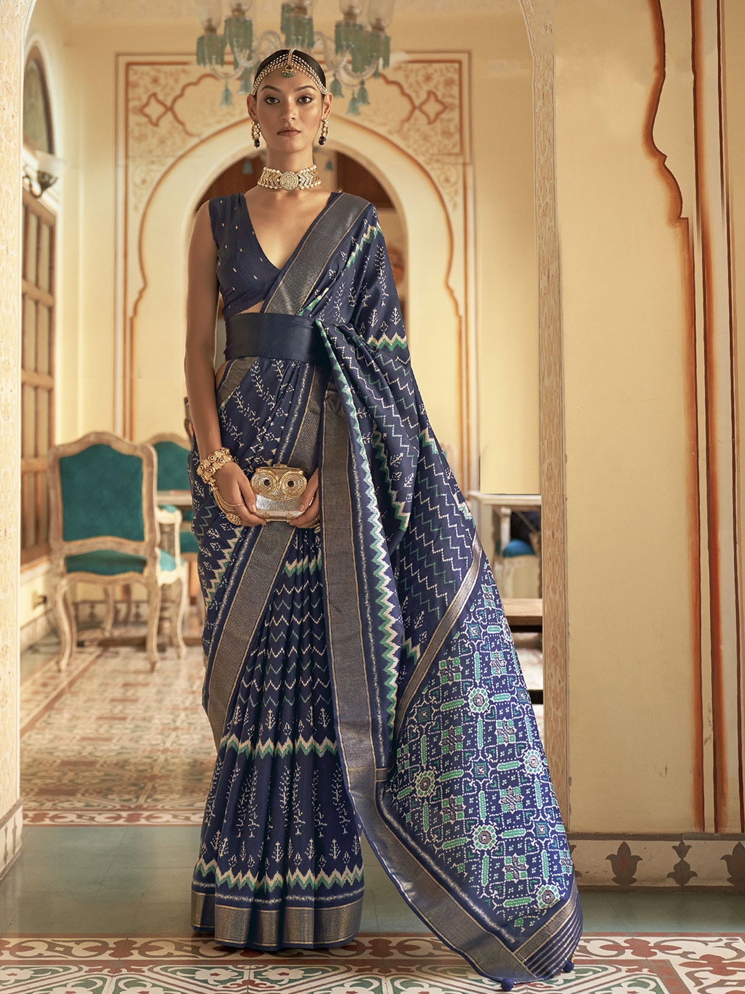 

Phenav Ethnic Motifs Zari Border Ikat Silk Saree with Blouse, Navy blue