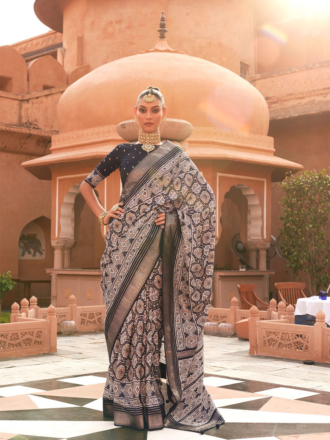 

Phenav Ethnic Motifs Zari Border Ikat Silk Saree with Blouse, Grey