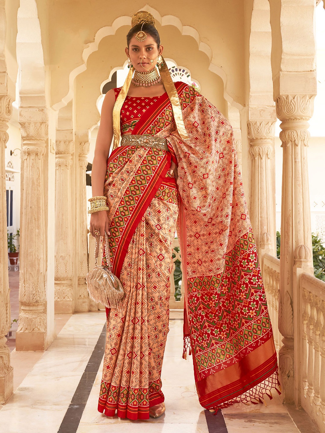 

Phenav Geometric Printed Saree, Pink