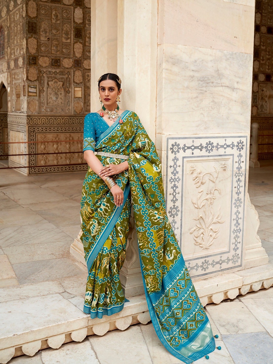 

Phenav Ethnic Motifs Zari Border Ikat Silk Saree with Blouse, Green
