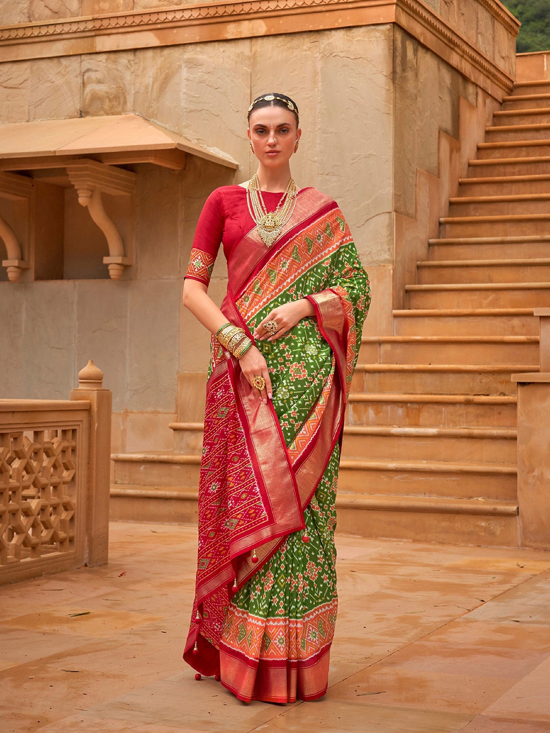 

Phenav Ethnic Motifs Zari Border Ikat Silk Saree with Blouse, Green