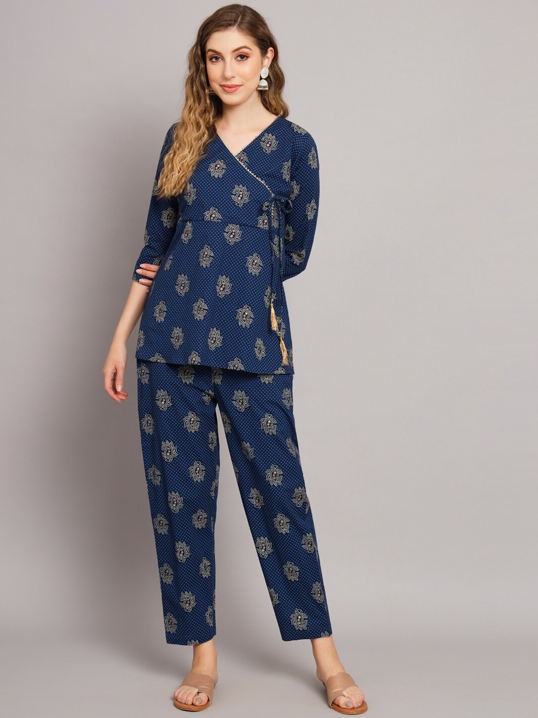 

DECKEDUP Printed Top With Trouser With Gotta Patti, Blue