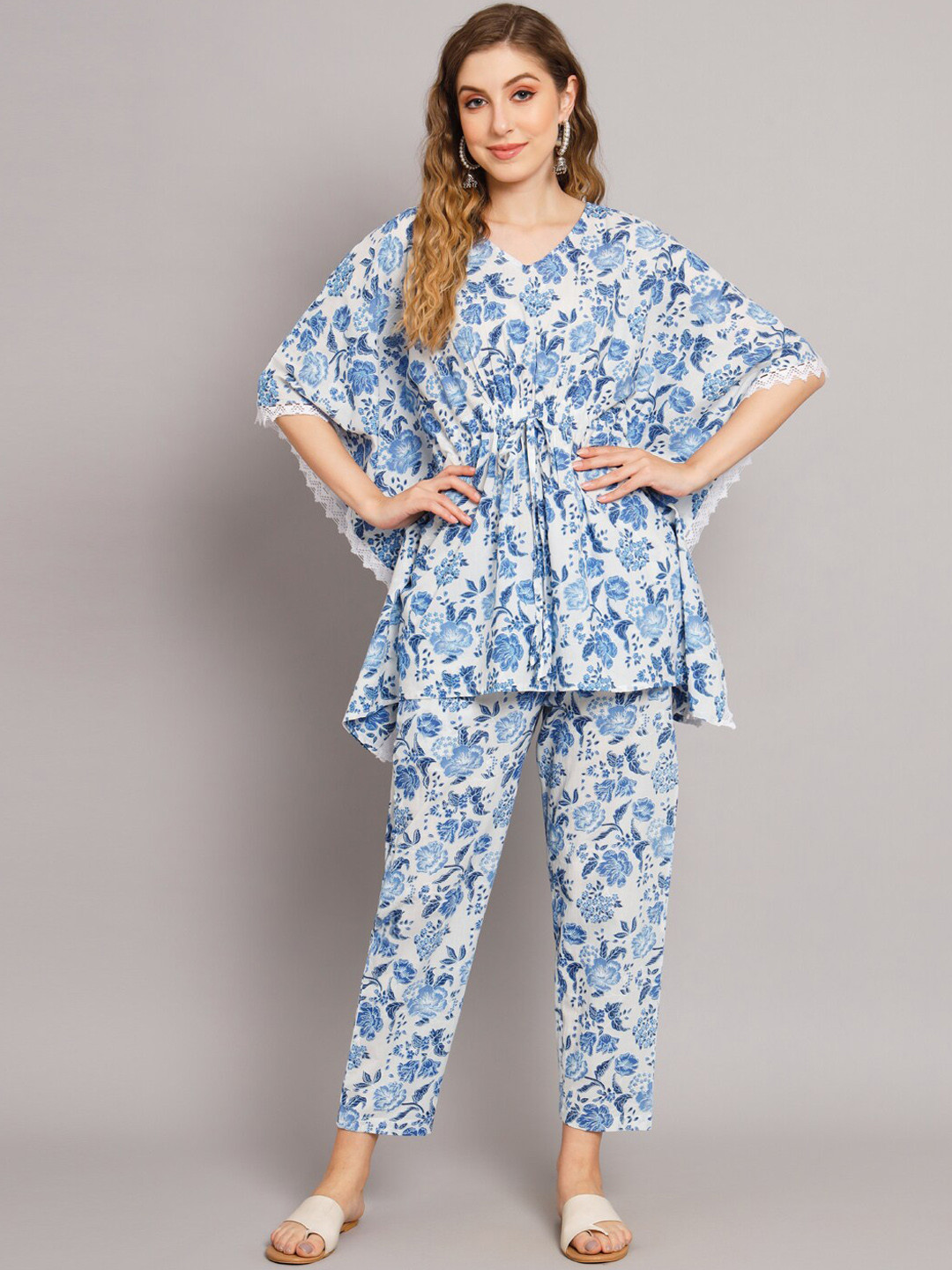 

DECKEDUP Floral Printed Kaftan Top With Trousers, Blue
