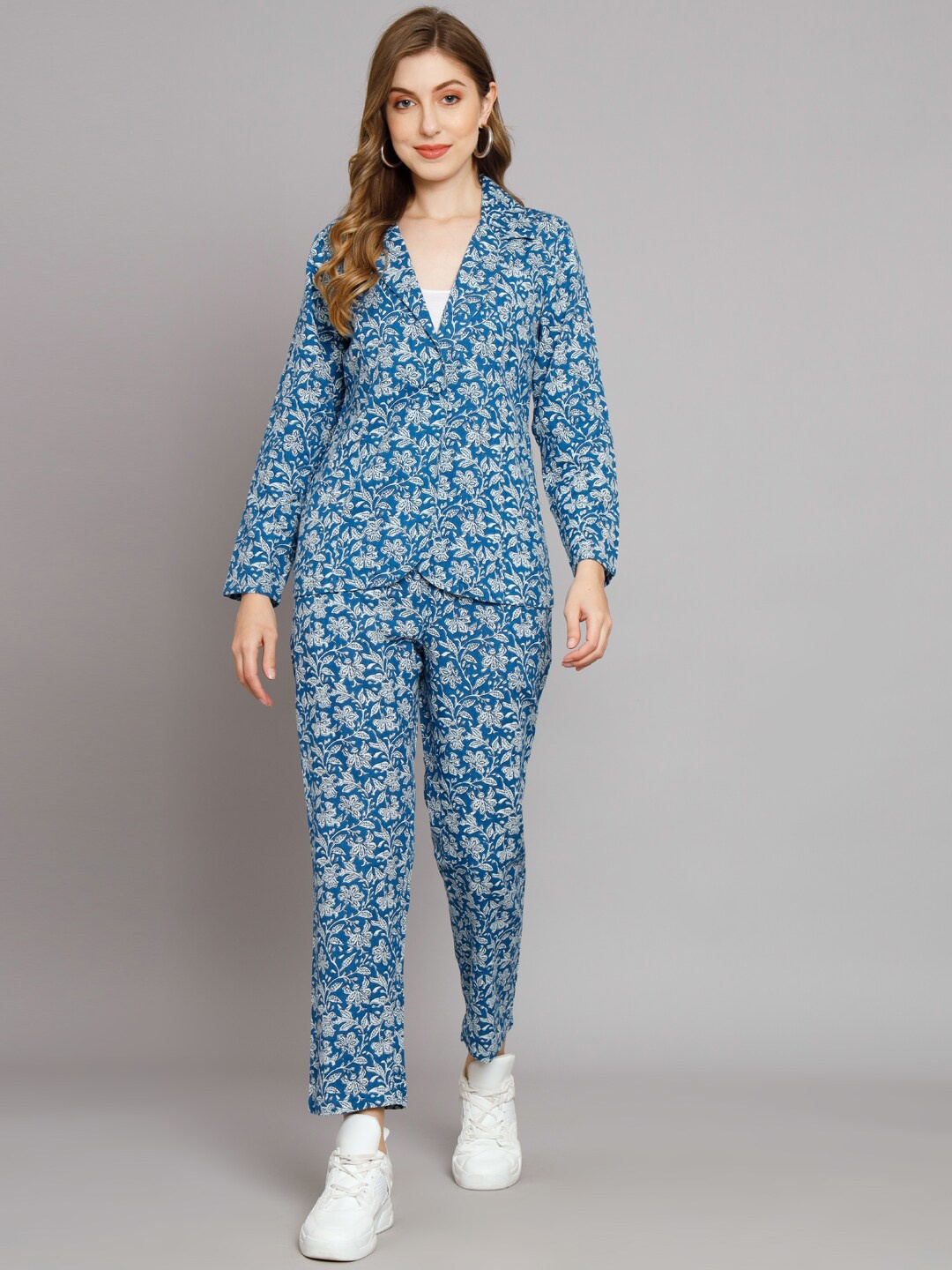 

DECKEDUP Floral Printed Linen Blazer With Trousers, Blue