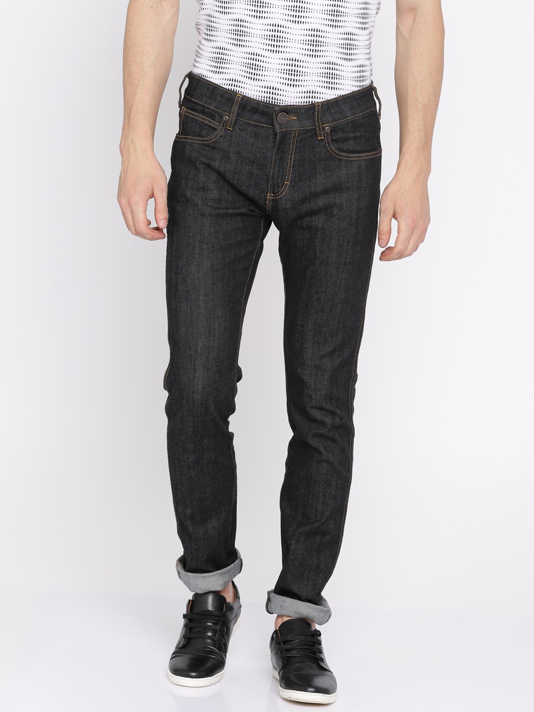 

Wrangler Men Black Skanders Slim Fit Low-Rise Clean Look Stretchable Jeans