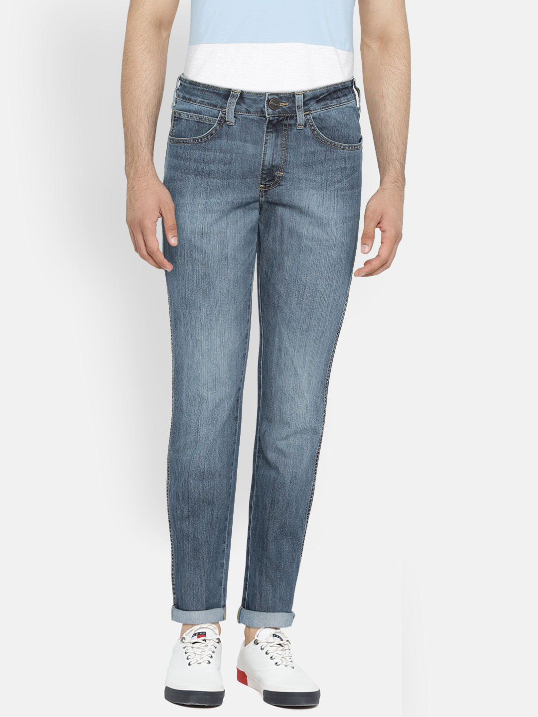 

Wrangler Men Blue Regular Fit Low-Rise Clean Look Stretchable Jeans