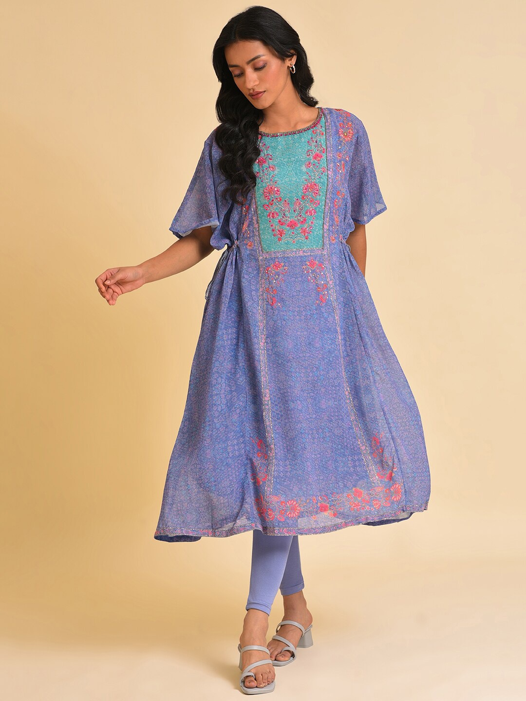 

WISHFUL Floral Printed Sequinned A-Line Kurta With Leggings, Purple