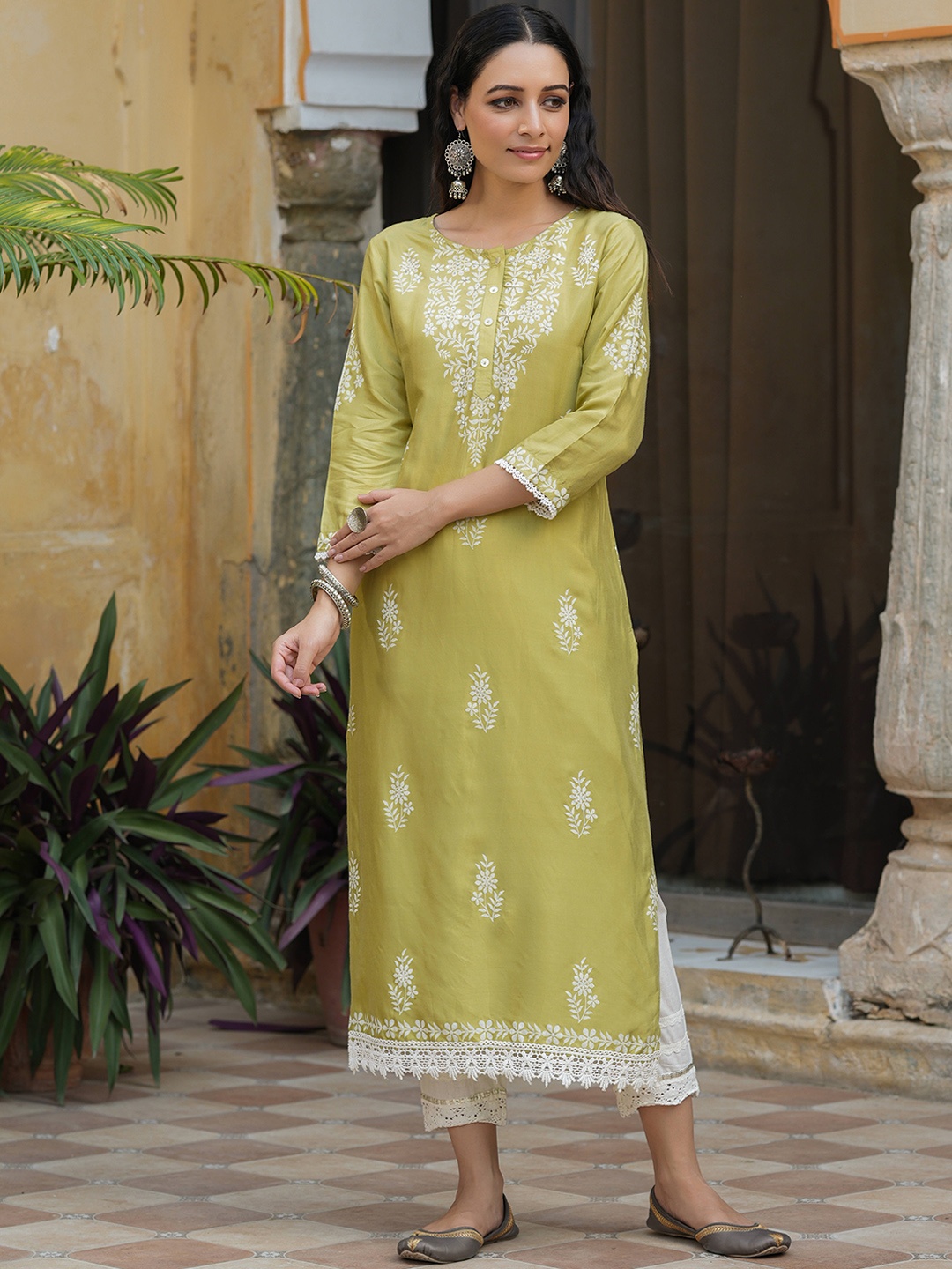 

Juniper Green & White Floral Printed Sequinned Kurta