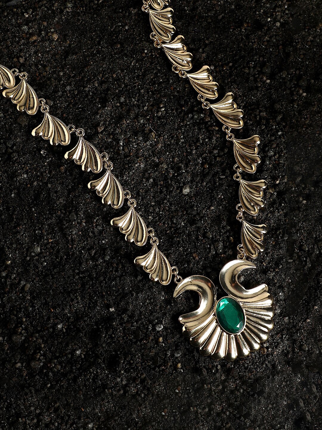 

SOHI Gold-Plated Statement Necklace