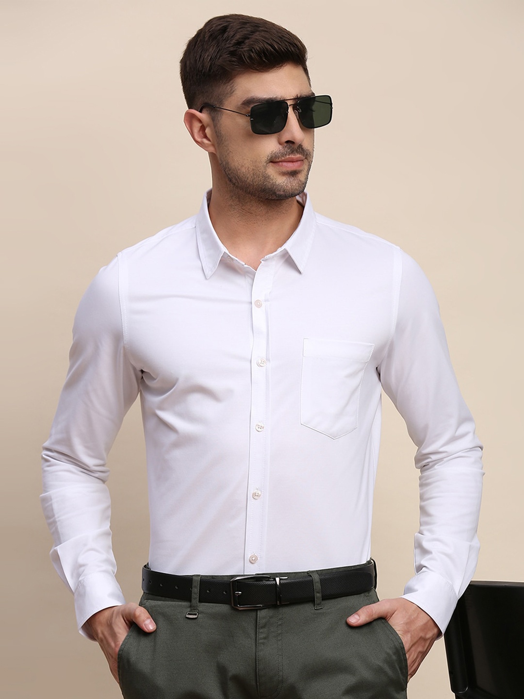 

INVICTUS Original Fit Spread Collar Knit Formal Shirt, White