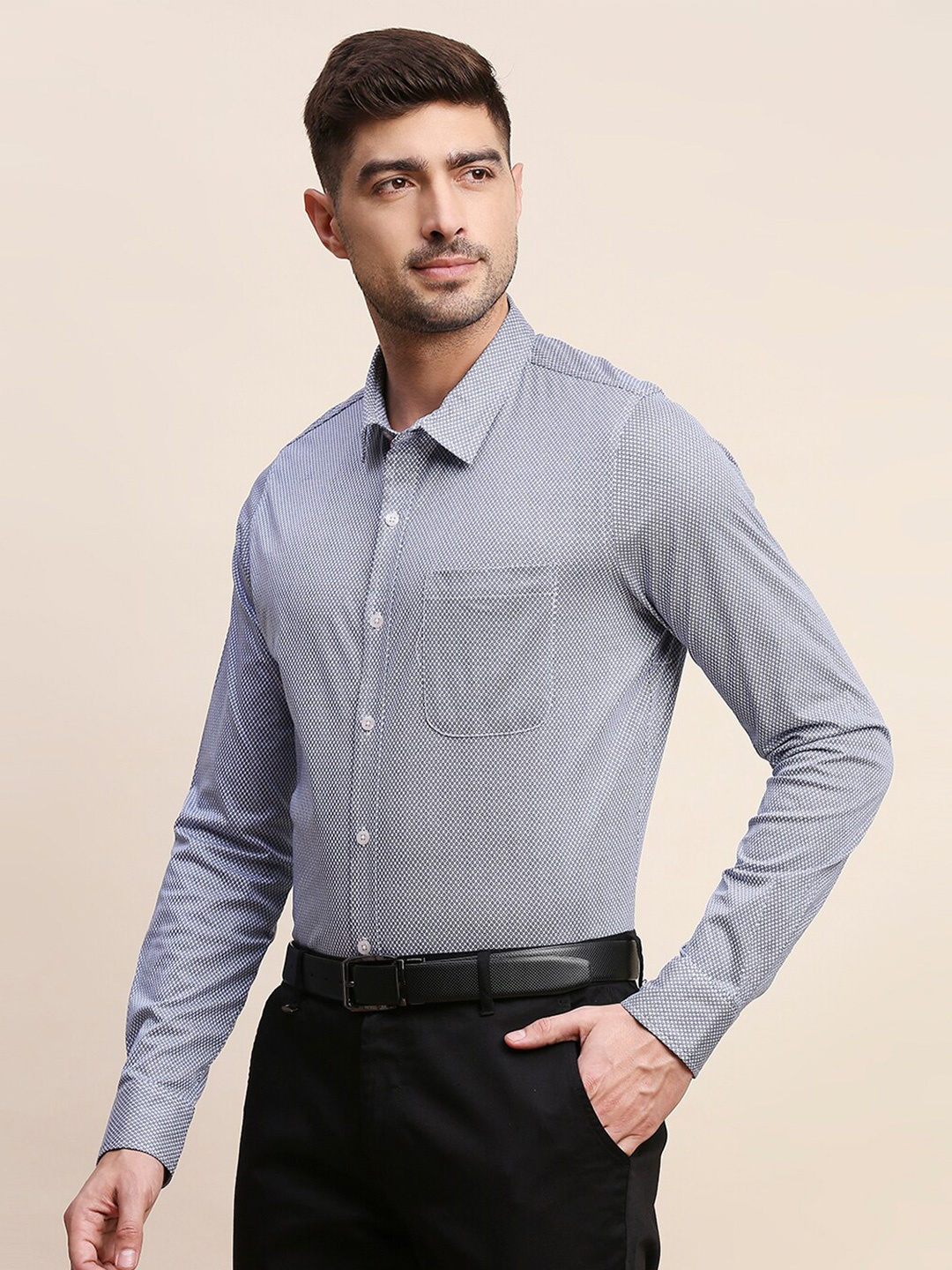 

INVICTUS Original Fit Self Design Knit Formal Shirt, Blue