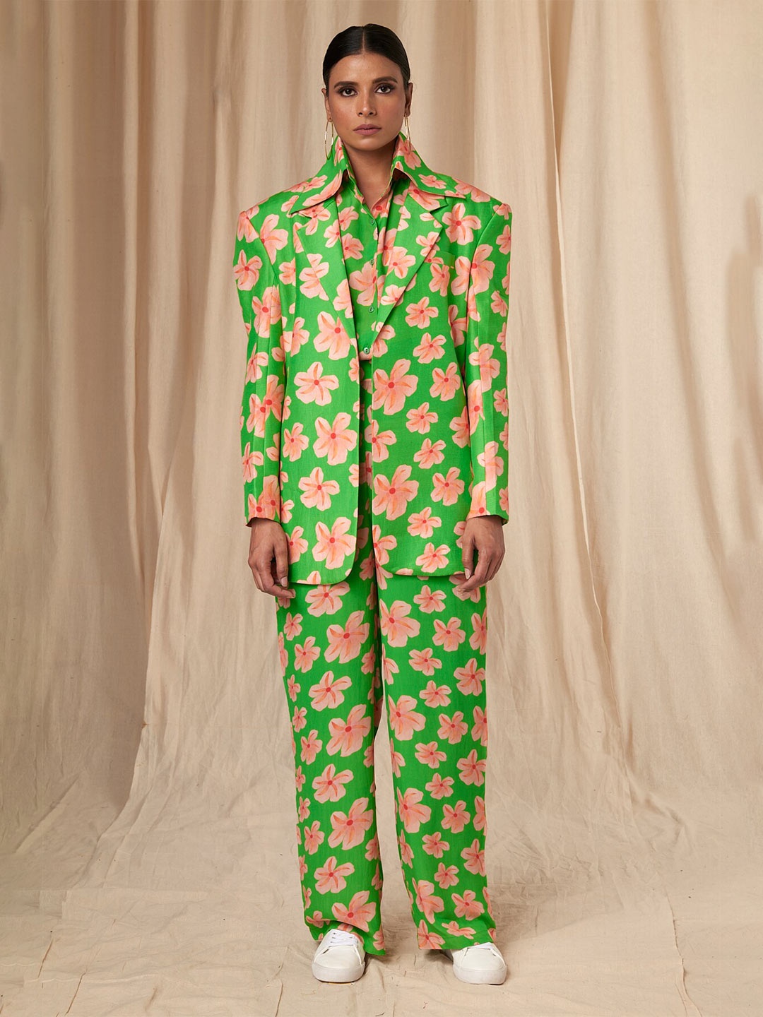 

Masaba Floral Printed Shirt With Trouser & Blazer, Green
