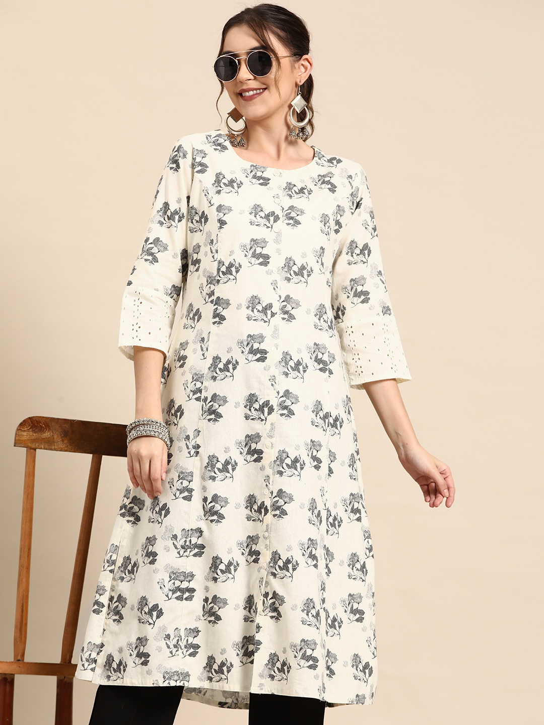 

Sangria Floral Printed Cotton Slub Kurta, White