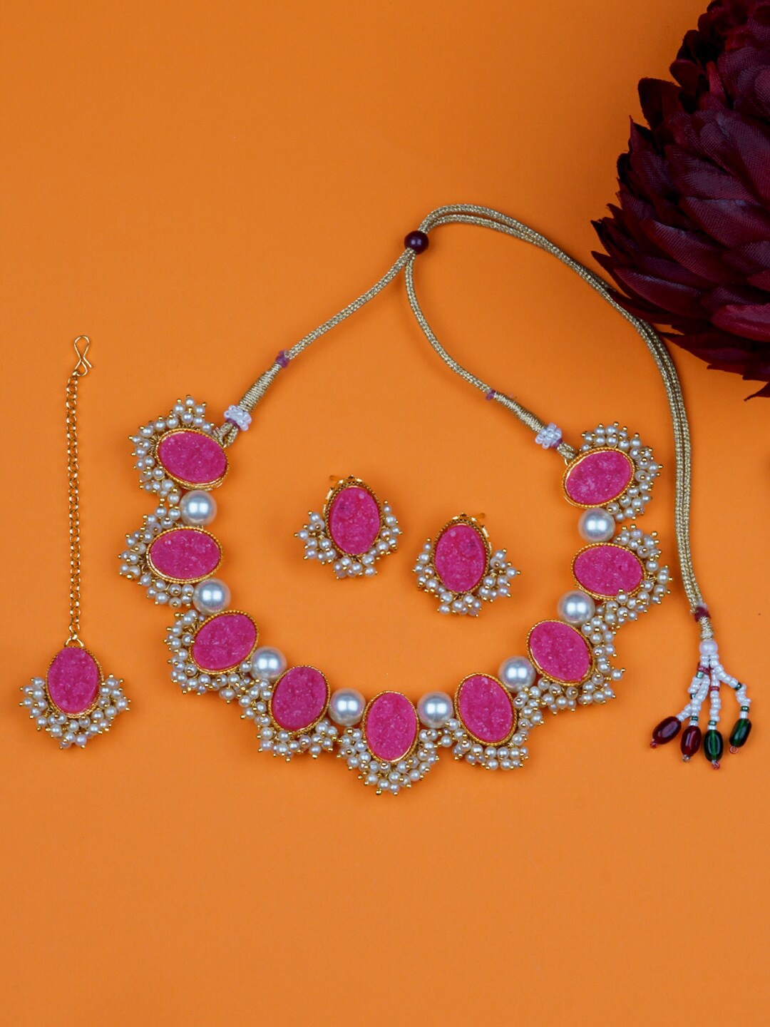 

Matushri Art Gold-Plated Kundan Choker Necklace & Earrings With Maang Tika