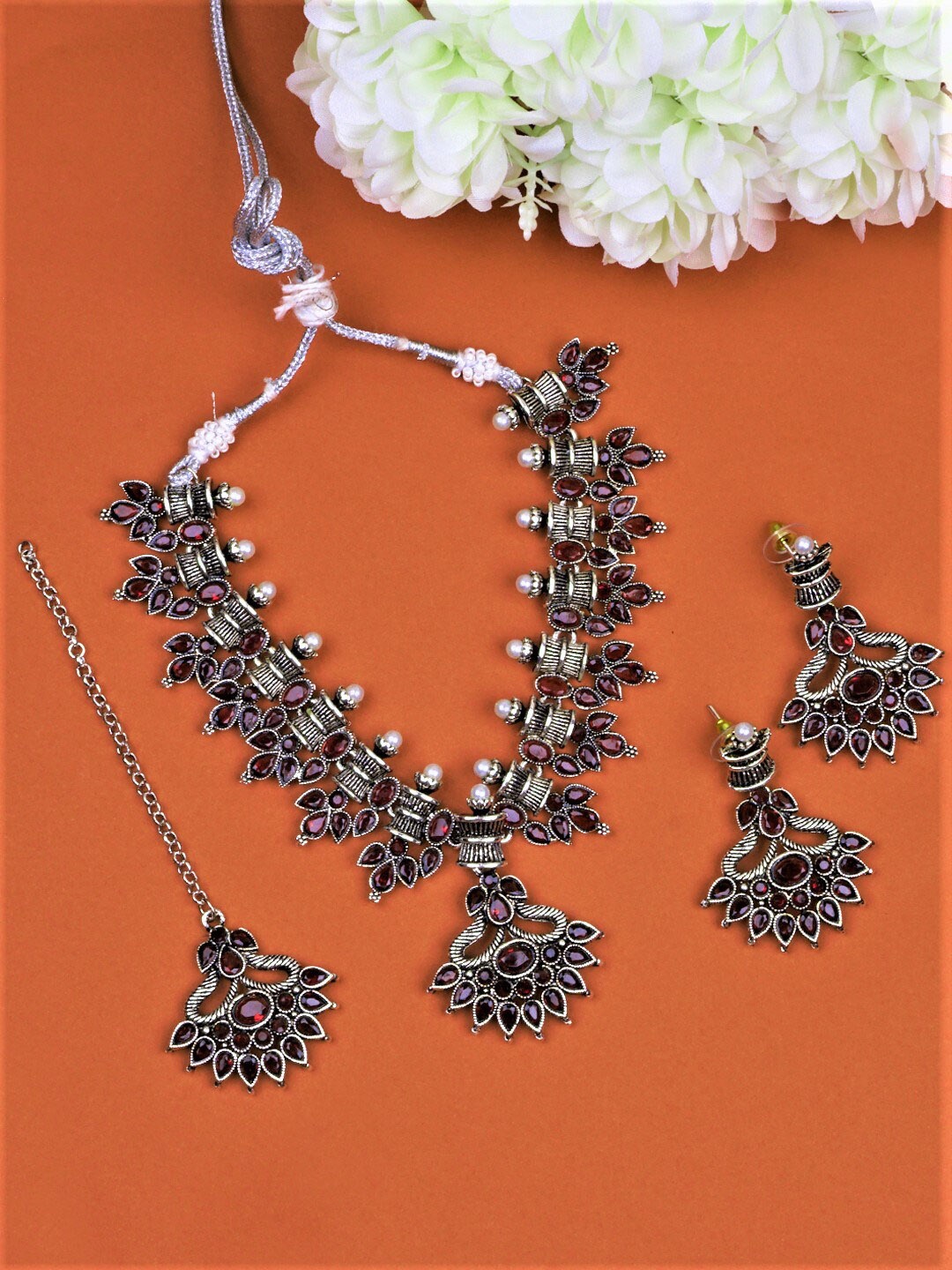

Matushri Art Silver-Plated Kundan Necklace & Earrings With Maang Tika