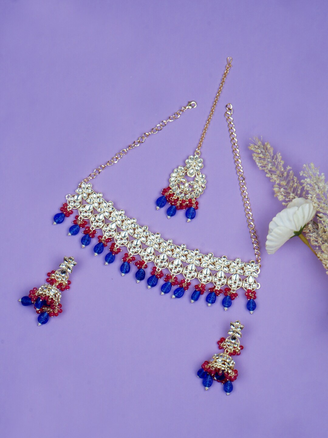 

Matushri Art Gold-Plated Kundan Choker Necklace & Earrings With Maang Tika