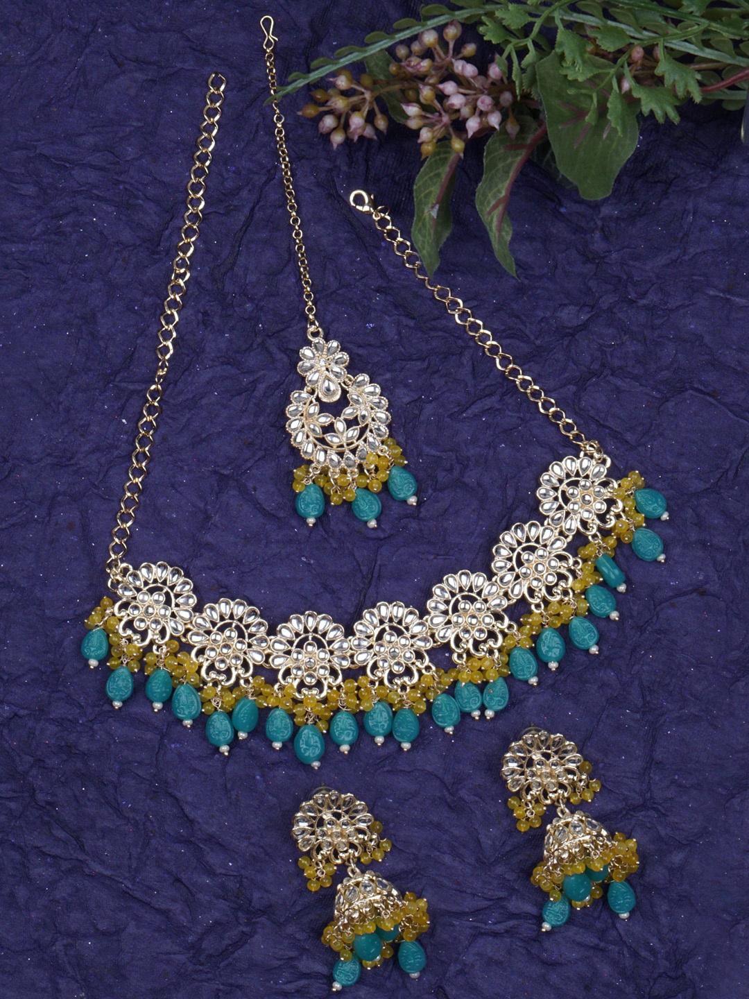

Matushri Art Gold-Plated Kundan Choker Necklace & Earrings With Maang Tika