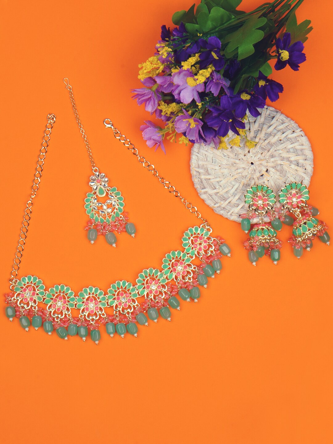 

Matushri Art Gold-Plated Kundan Choker Necklace & Earrings With Maang Tika
