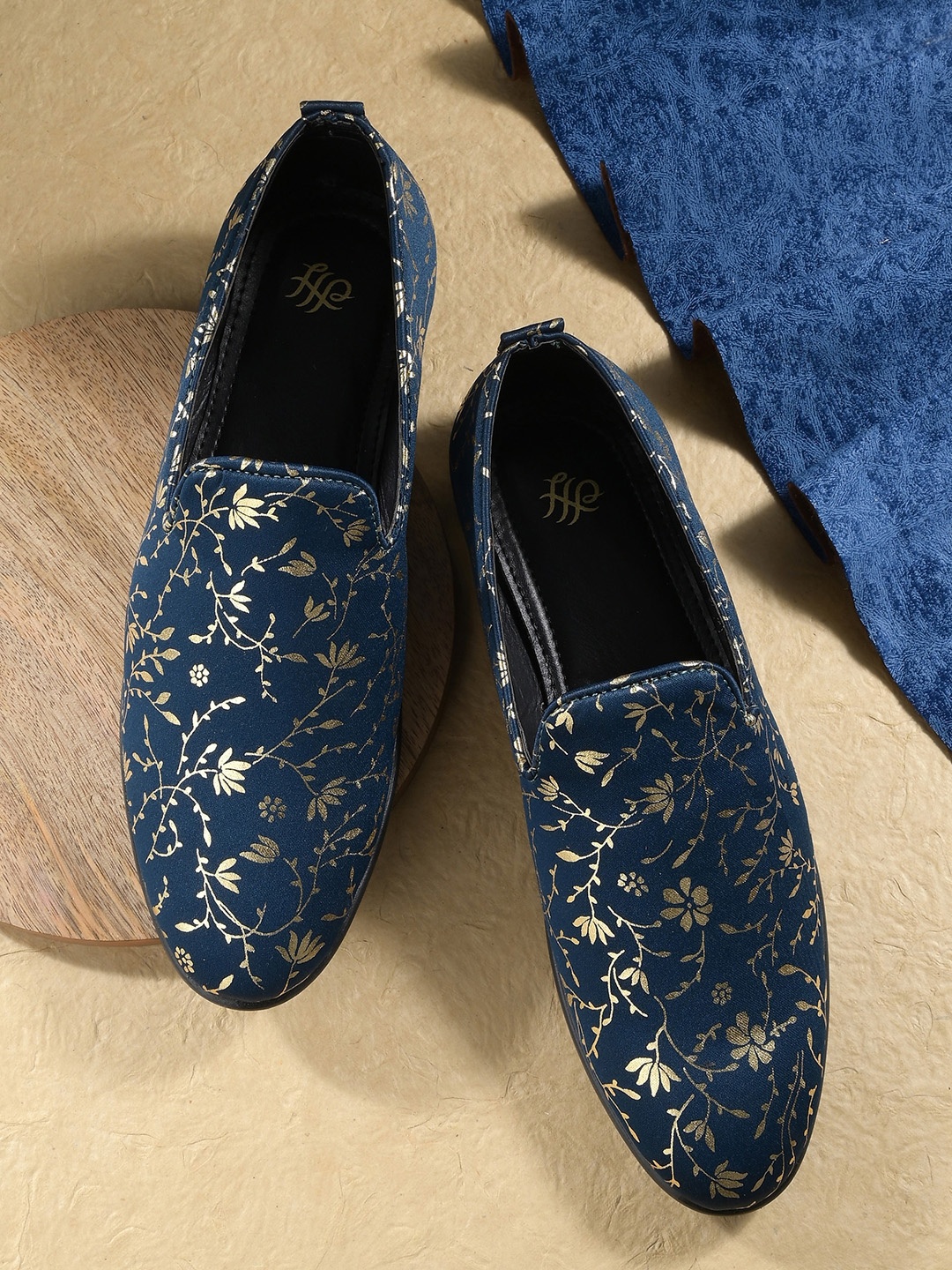 

House of Pataudi Men Printed Lightweight Loafers, Navy blue
