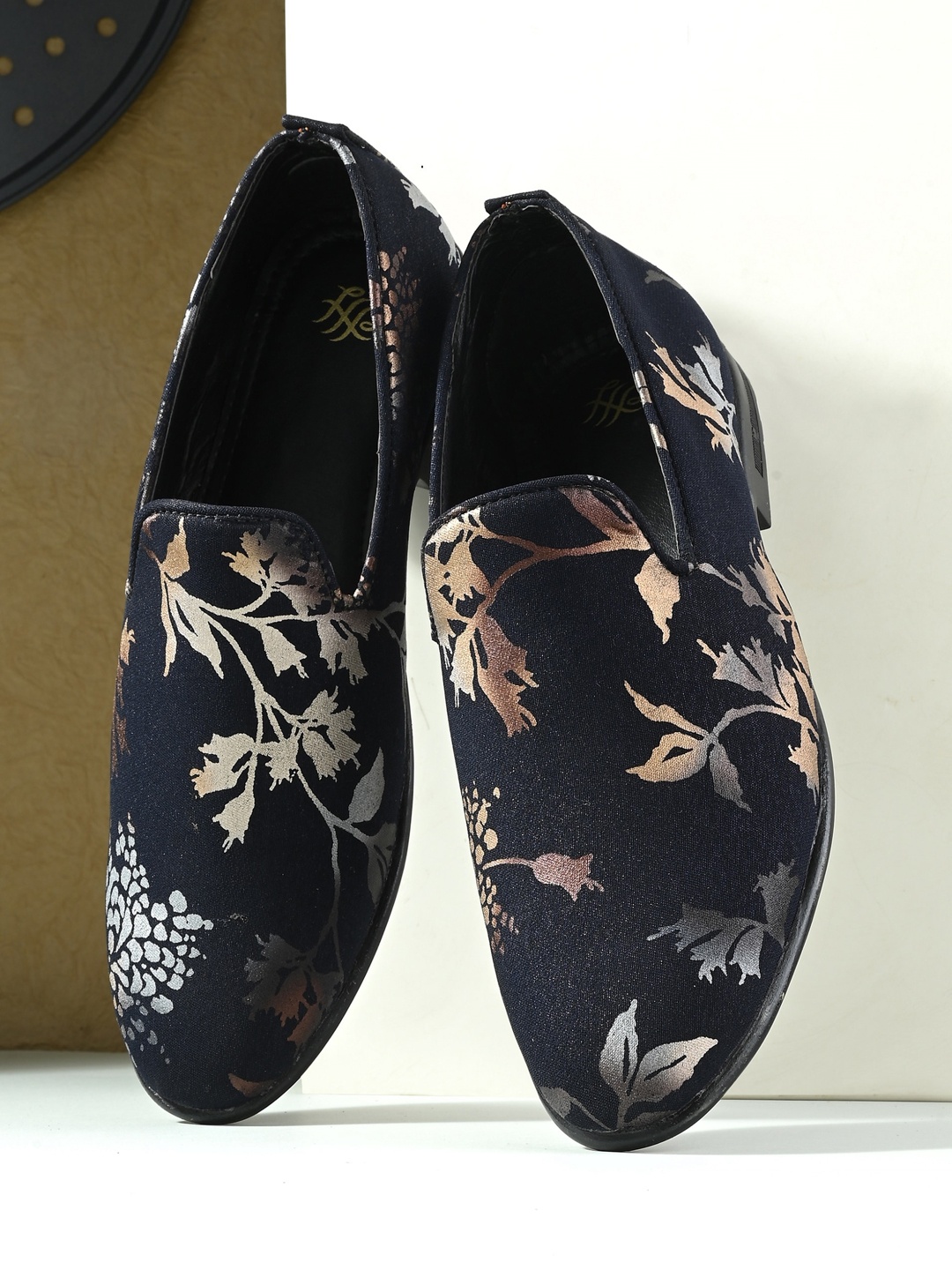 

House of Pataudi Men Printed Lightweight Loafers, Navy blue