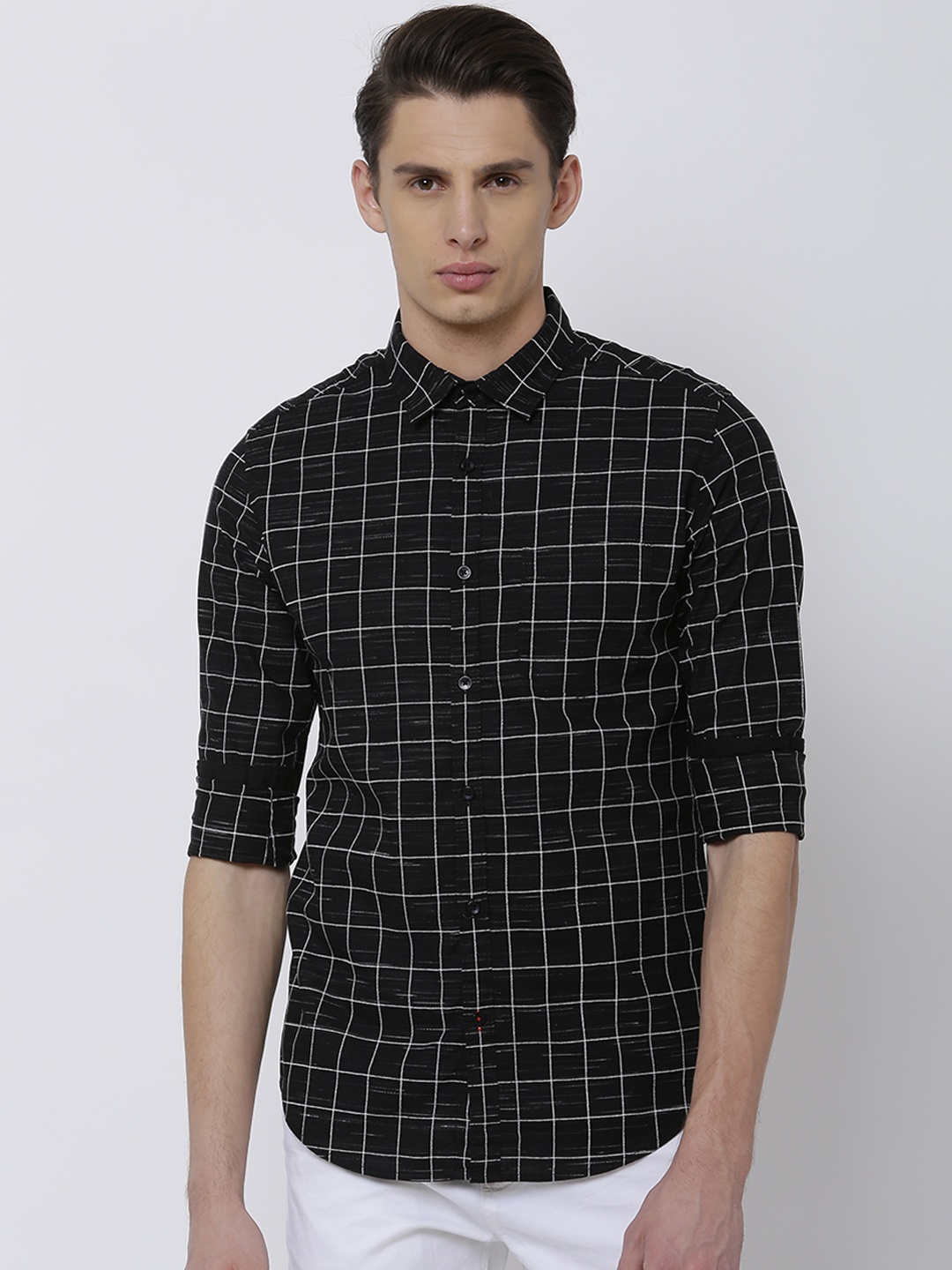 

Black coffee Men Black & White Slim Fit Checked Casual Shirt