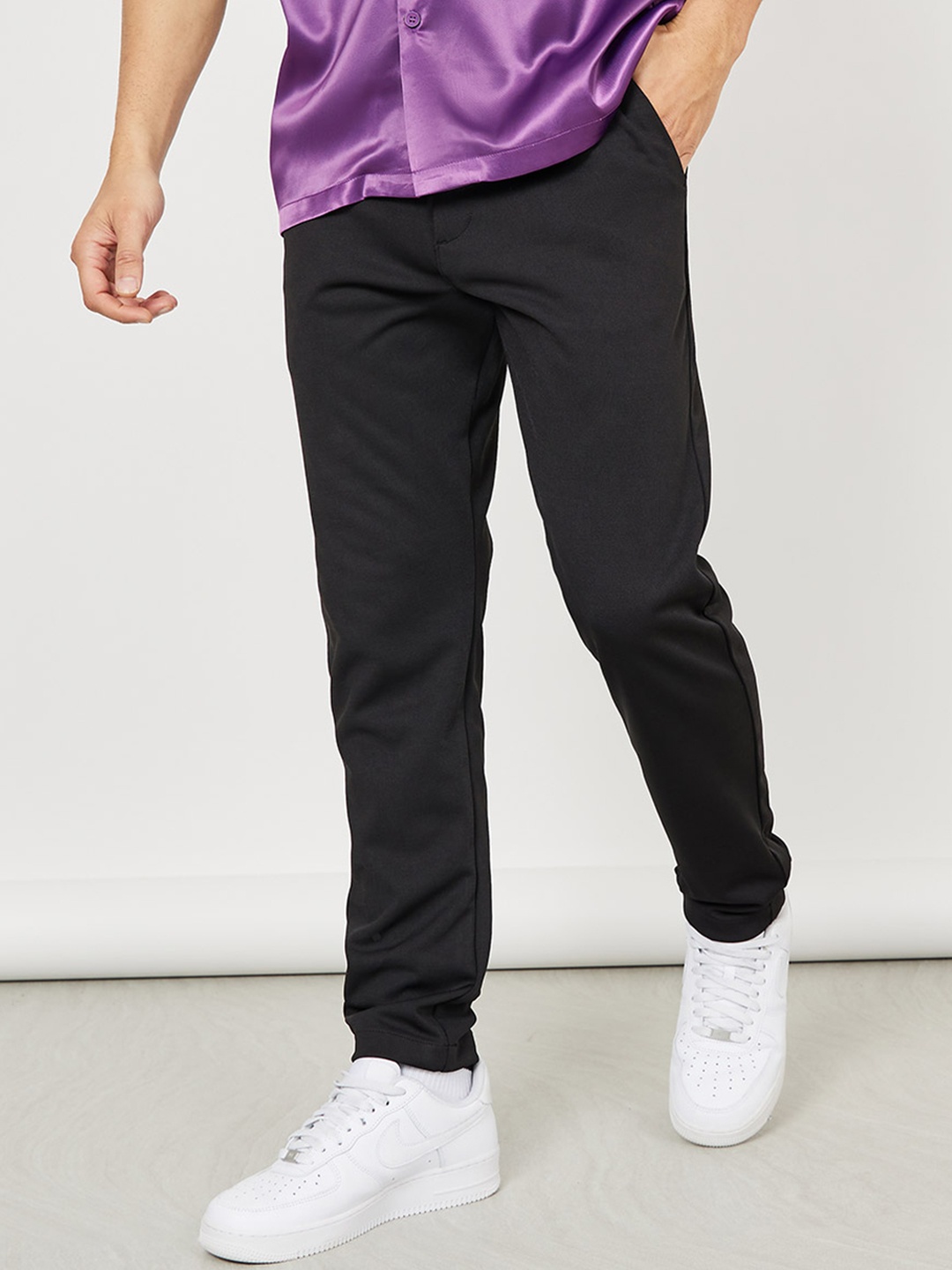 

Styli Men Mid-Rise Slim Fit Cotton Knitted Chinos, Black