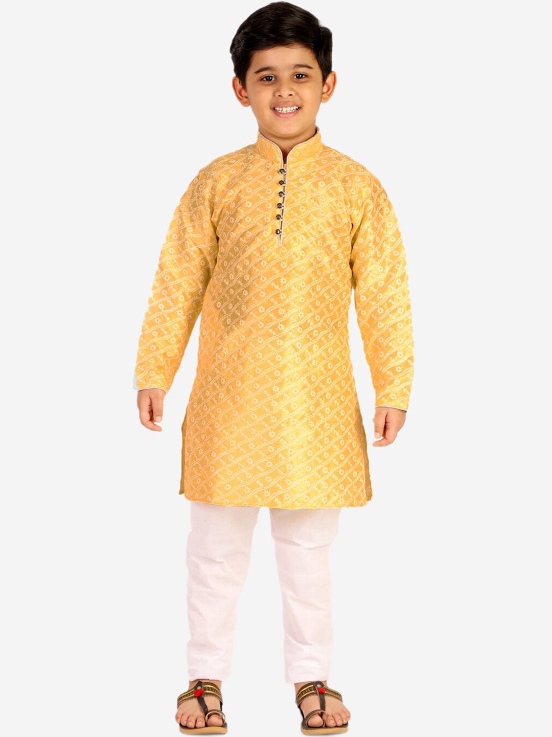 

Pro-Ethic STYLE DEVELOPER Boys Ethnic Motifs Embroidered Kurta with Pyjamas, Yellow