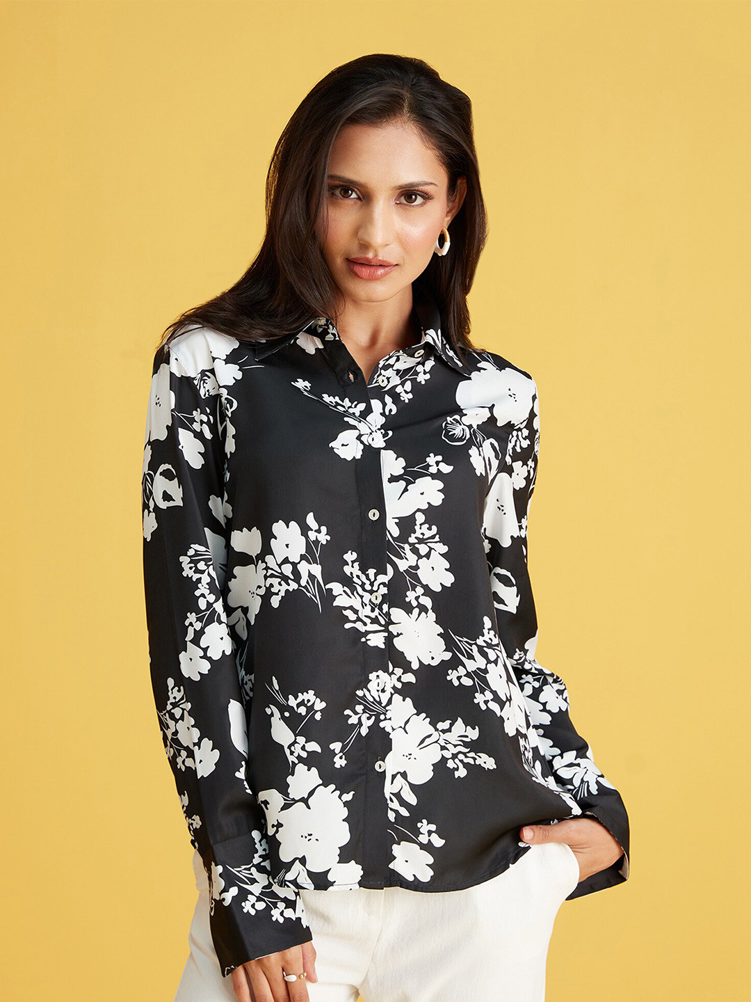

20Dresses Black & White Floral Printed Satin Casual Shirt