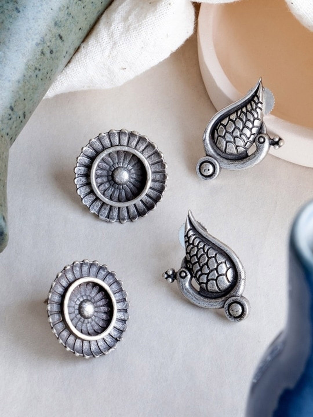 

Infuzze Set of 2 Silver-Plated Contemporary Studs Earrings