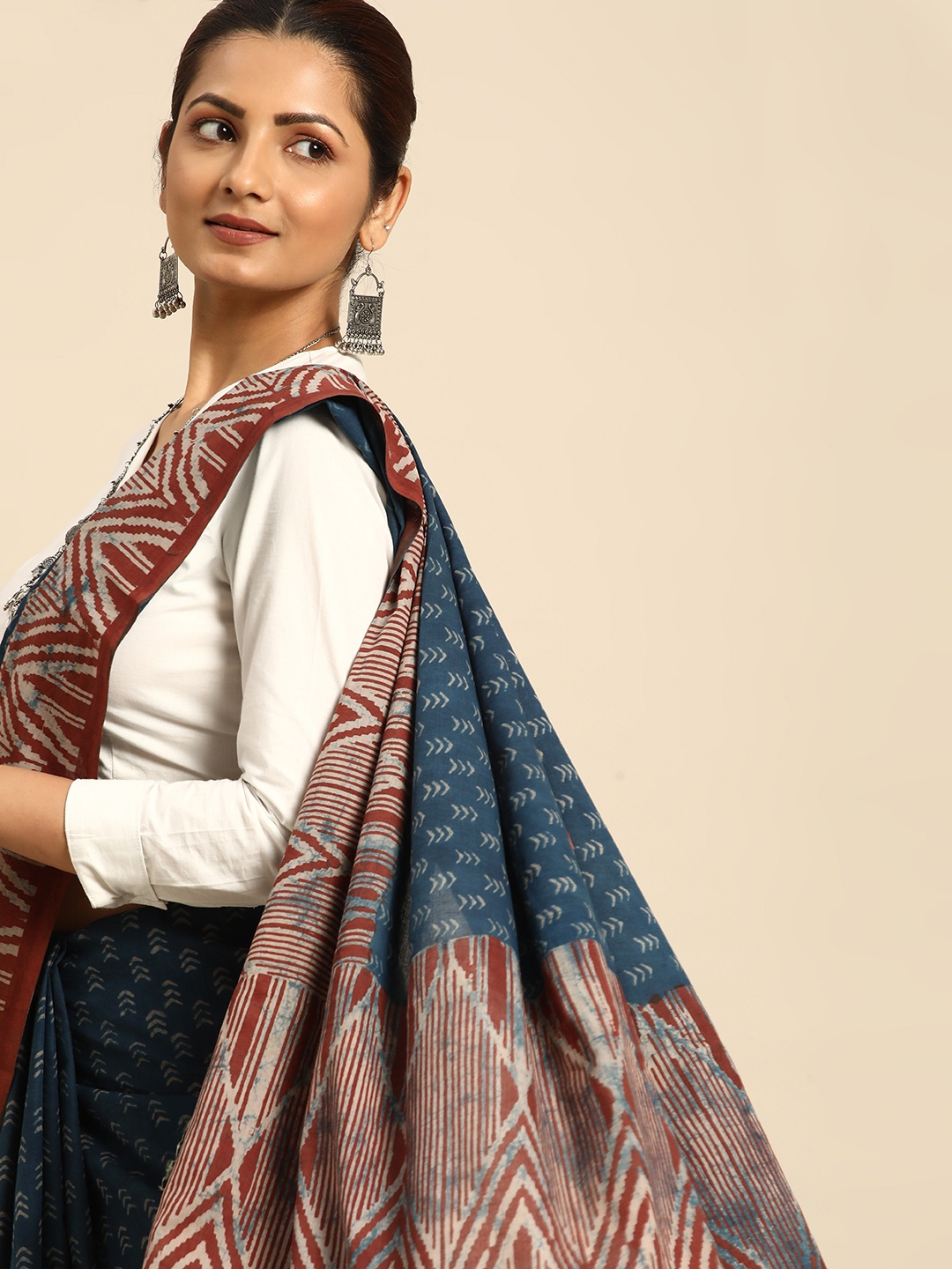

Taavi Ethnic Motifs Pure Cotton Block Print Saree, Navy blue