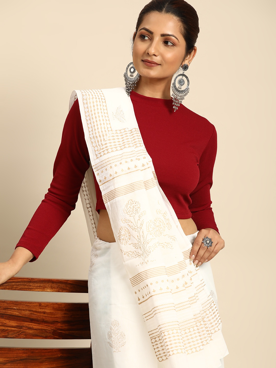 

Taavi Ethnic Motifs Pure Cotton Block Print Saree, White