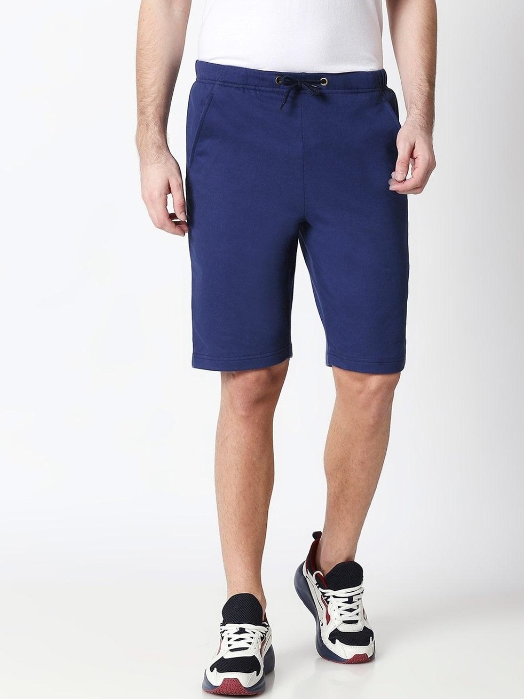 

Bewakoof Men Blue Mid-Rise Knee Length Cotton Shorts