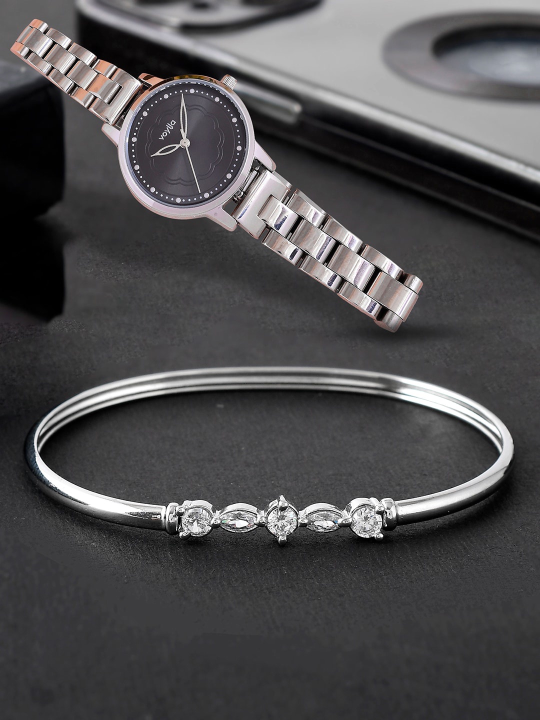 

Voylla Women Watch with Bracelet Gift Set 8905124498721, Silver