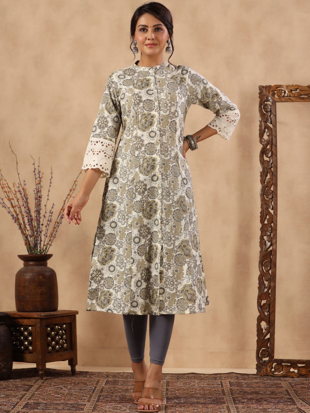 

Meena Bazaar Floral Printed Pure Cotton Kurta, Grey