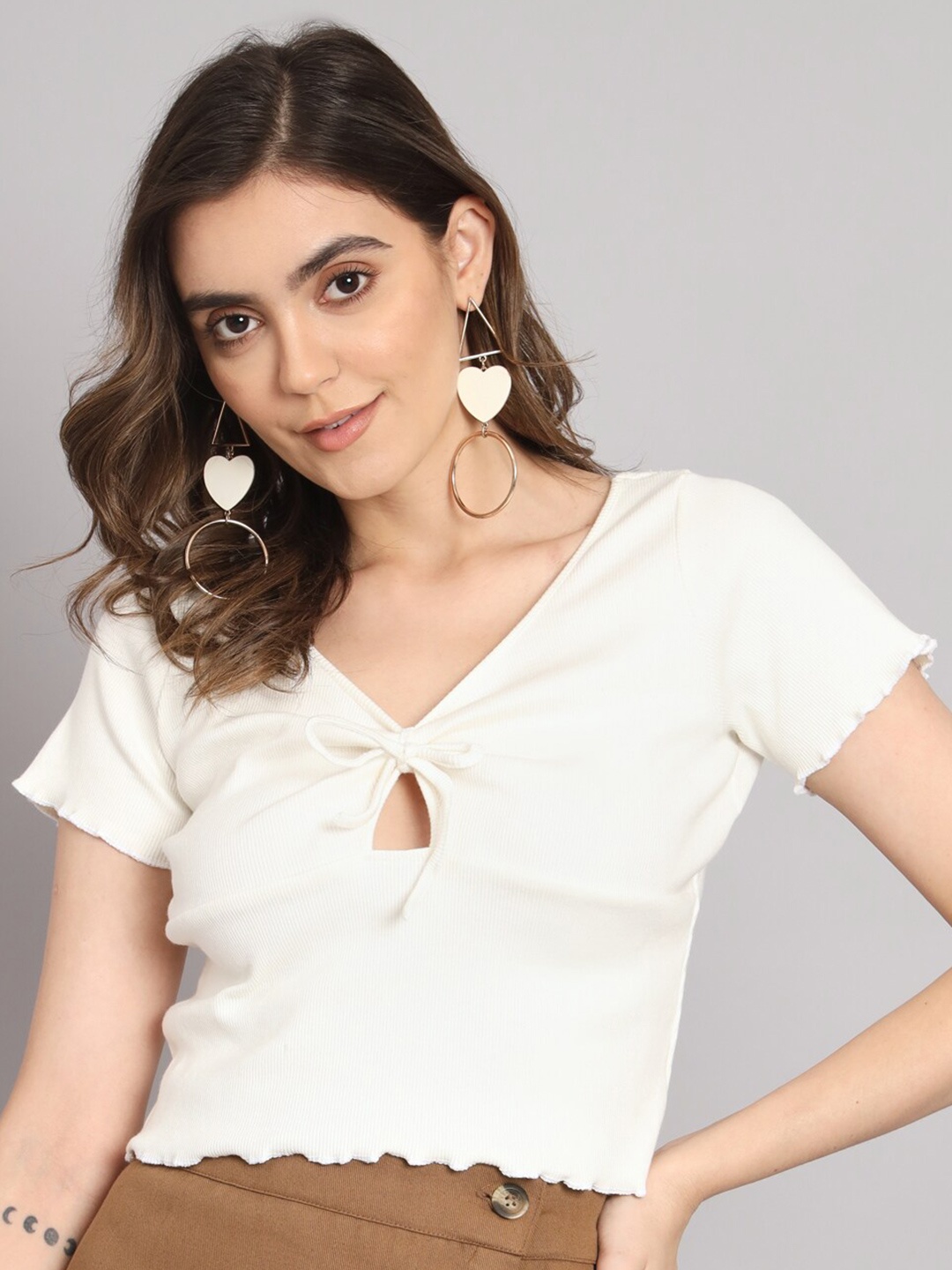 

BROOWL V-Neck Short Sleeves Regular Crop Top, White