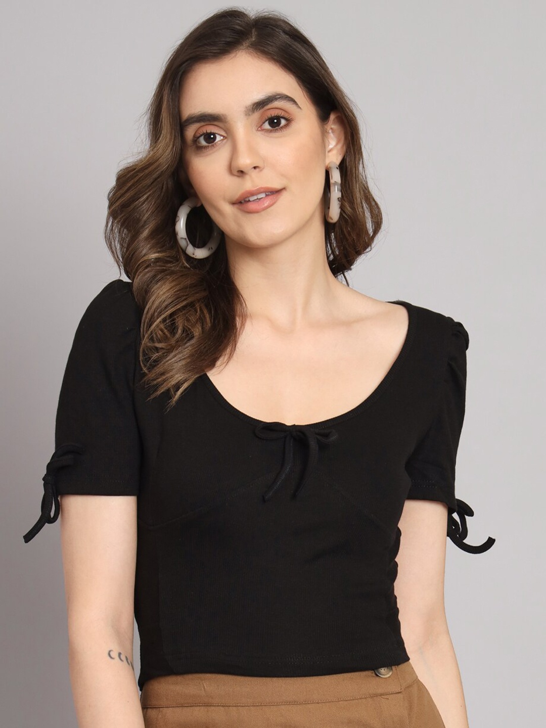 

BROOWL Scoop Neck Short Sleeves Regular Top, Black