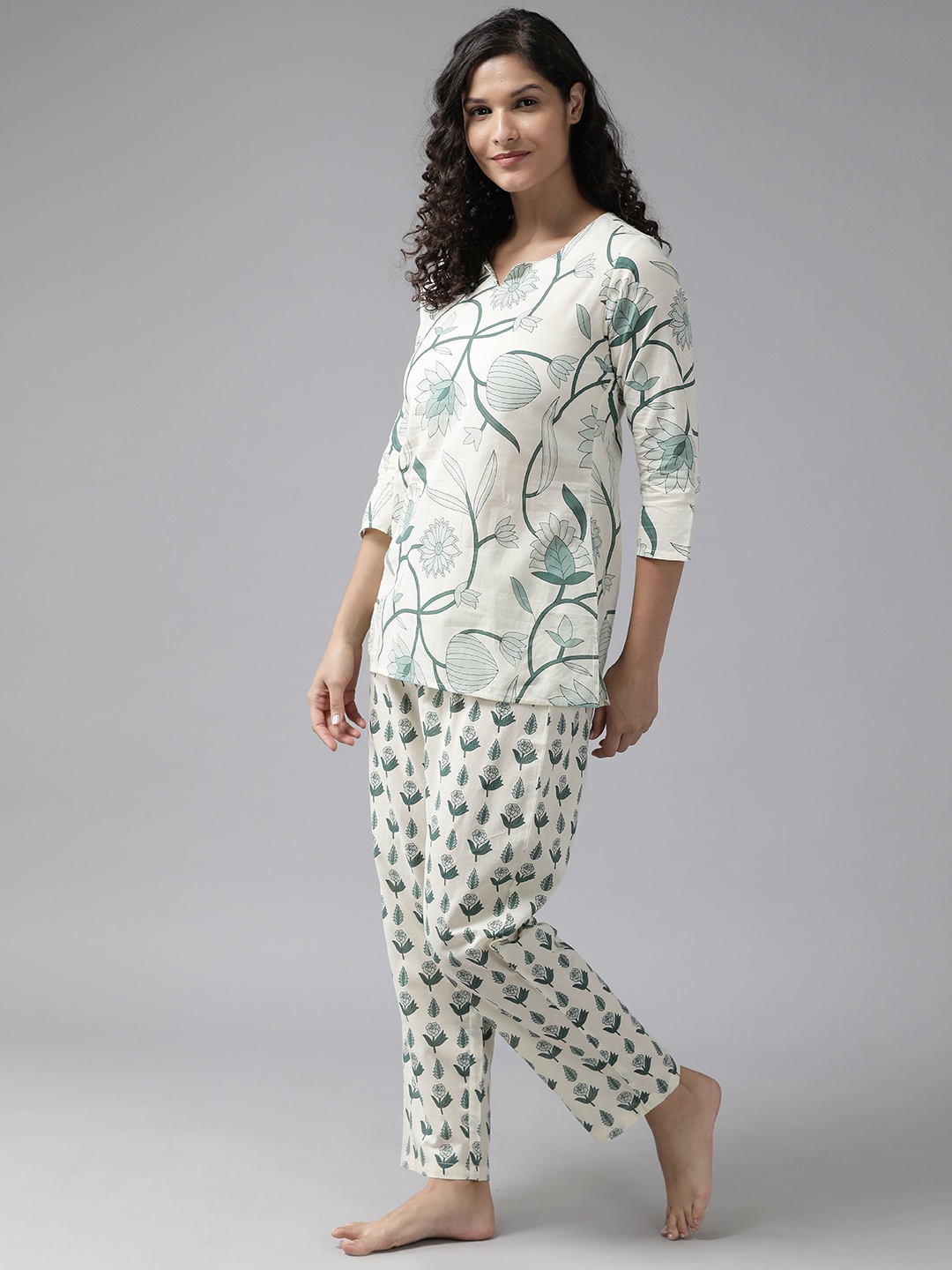 

Prakrti Women Printed Pure Cotton Night suit, Cream