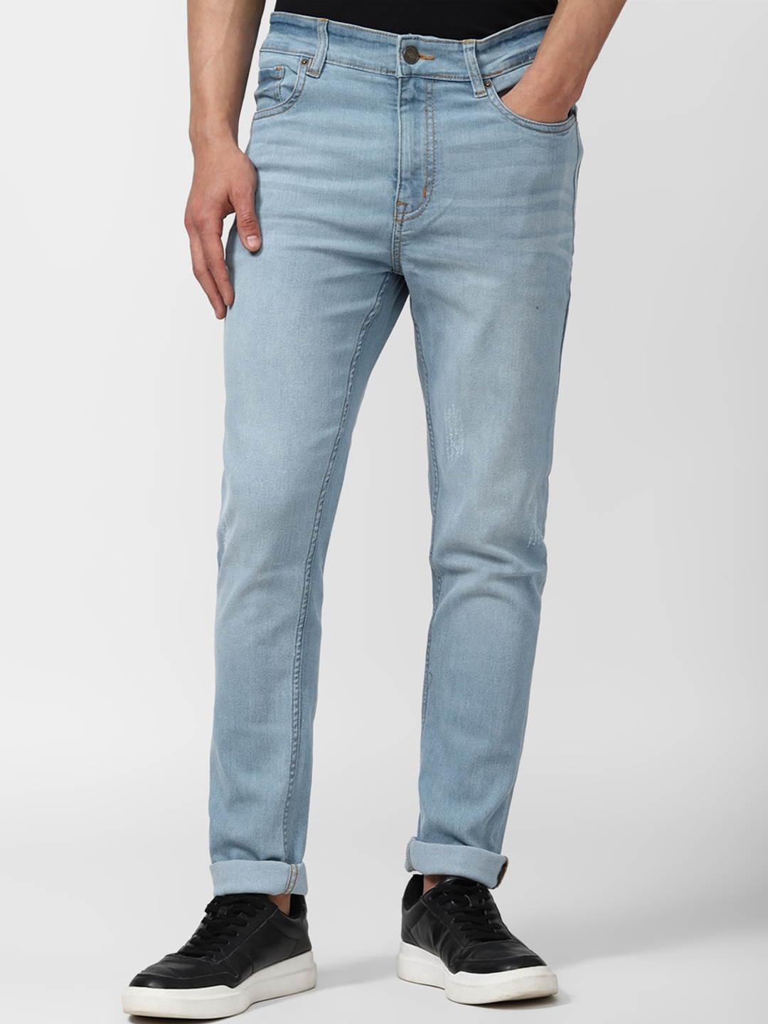 

FOREVER 21 Men Mid-Rise Slim Fit Regular Length Light Fade Jeans, Blue