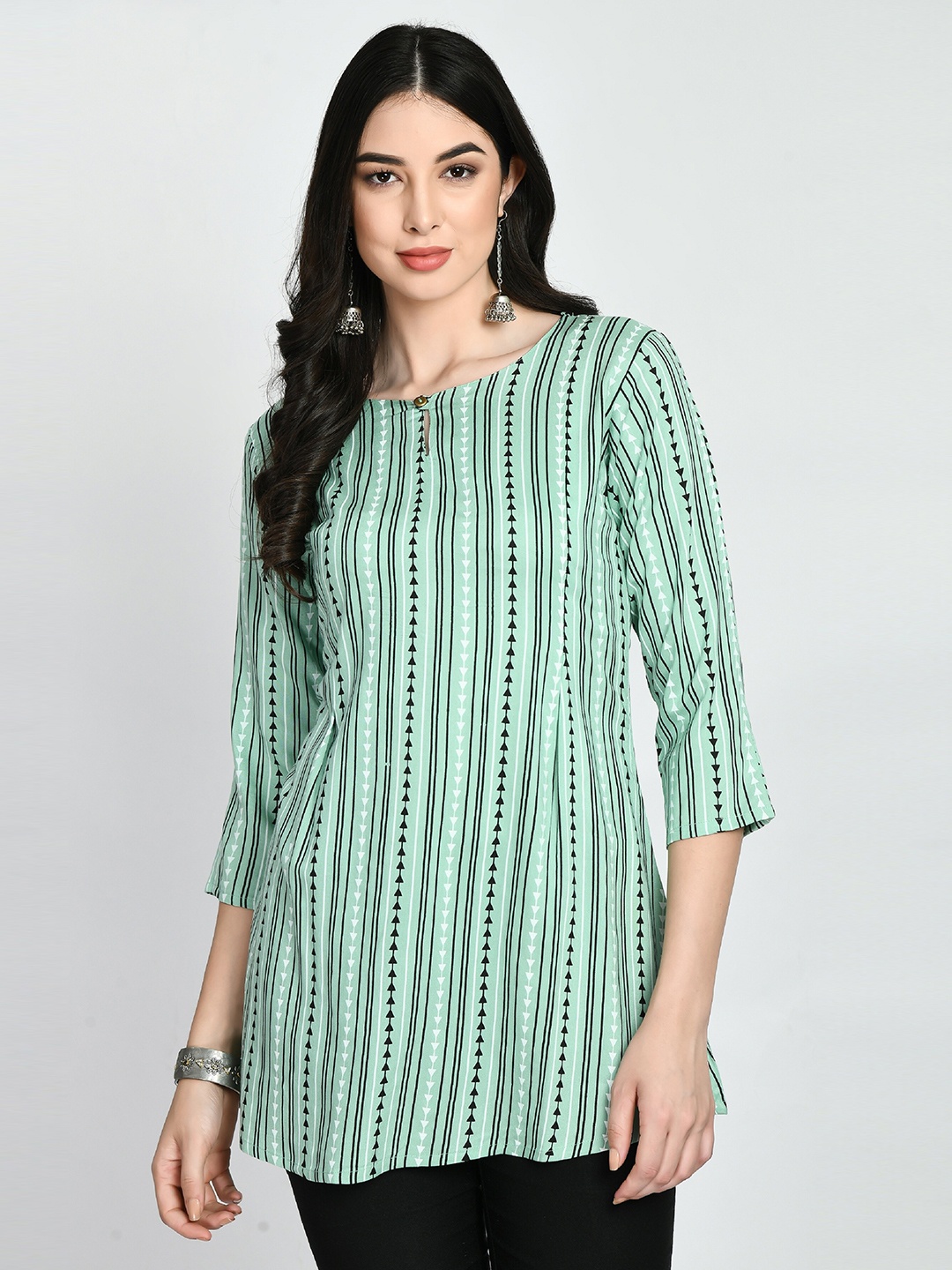 

Shiv Textiles Keyhole Neck Geometric Printed Kurti, Green