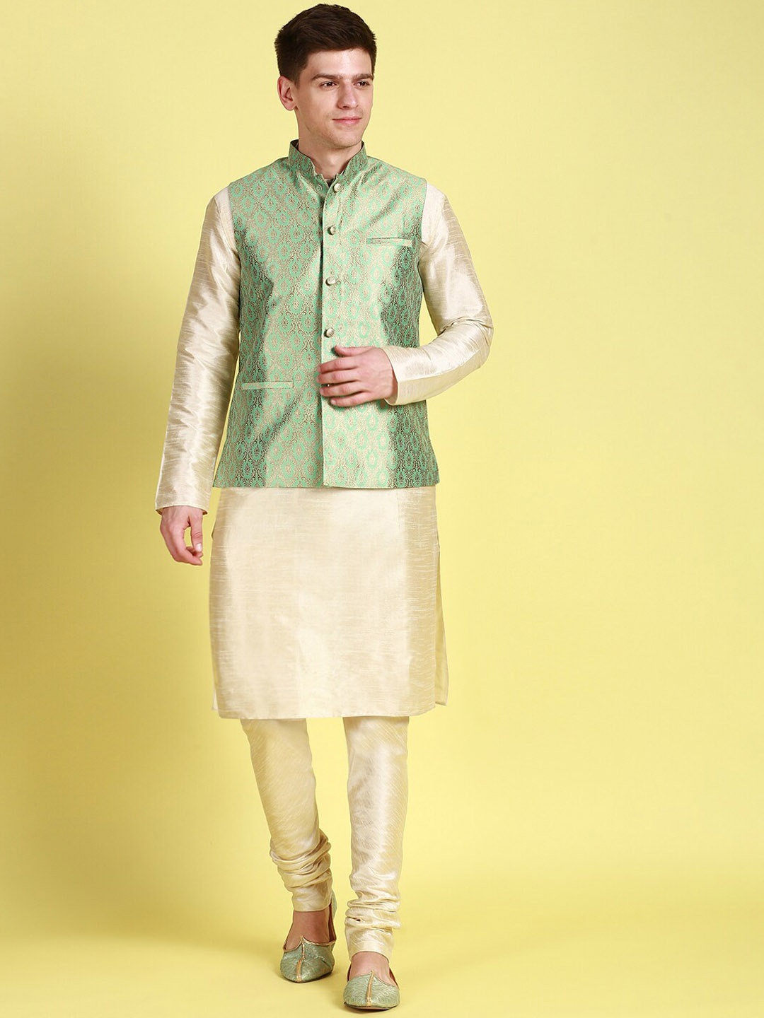 

Sanwara Mandarin Collar Straight Kurta with Churidar & Nehru Jacket, Off white