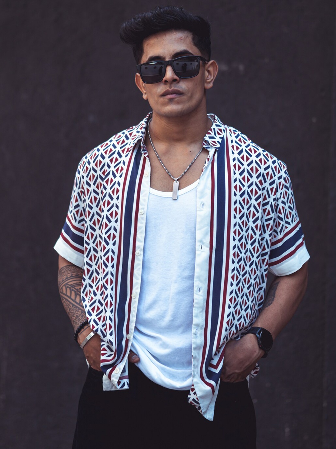 

Powerlook White Indie Slim Geometric Printed Long Sleeve Casual Shirt