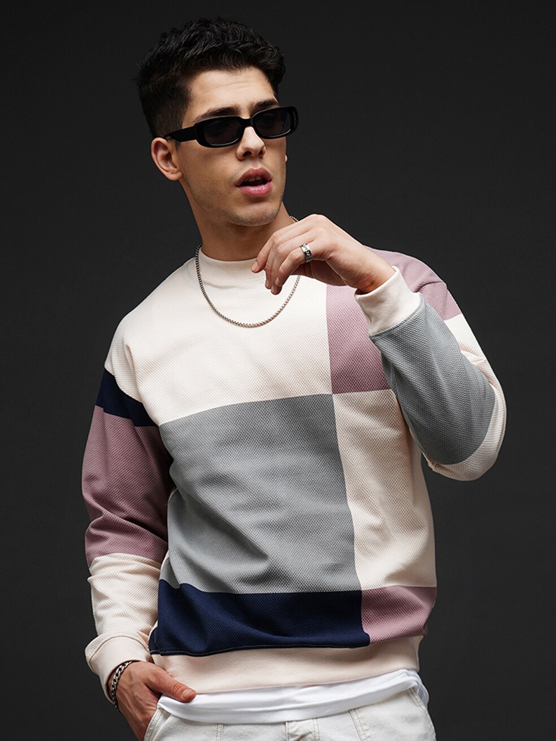

Powerlook Cream-Coloured & Mauve Colourblocked Oversize Fit T-shirt
