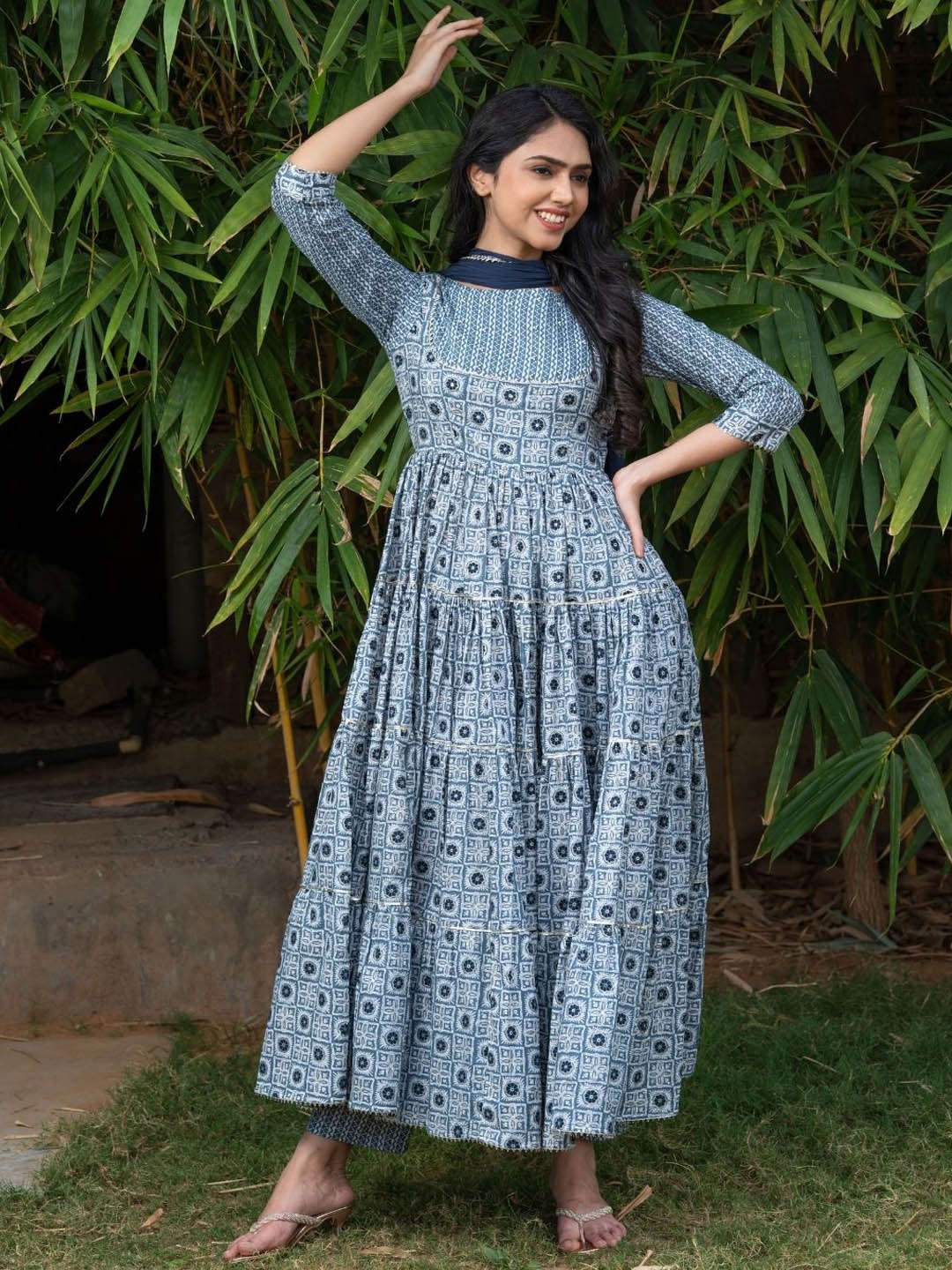 

HOUSE OF JAMOTI Printed Tiered Gotta Patti Pure Cotton Kurta with Trousers & Dupatta, Grey