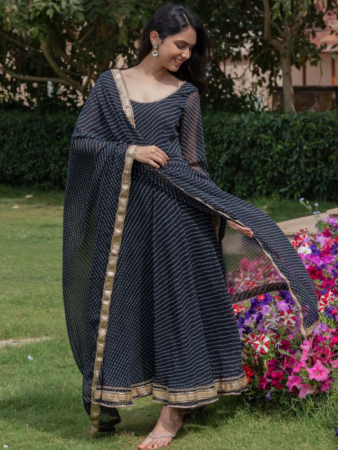 

HOUSE OF JAMOTI Bandhani Printed Kurta With Trousers & Dupatta, Black