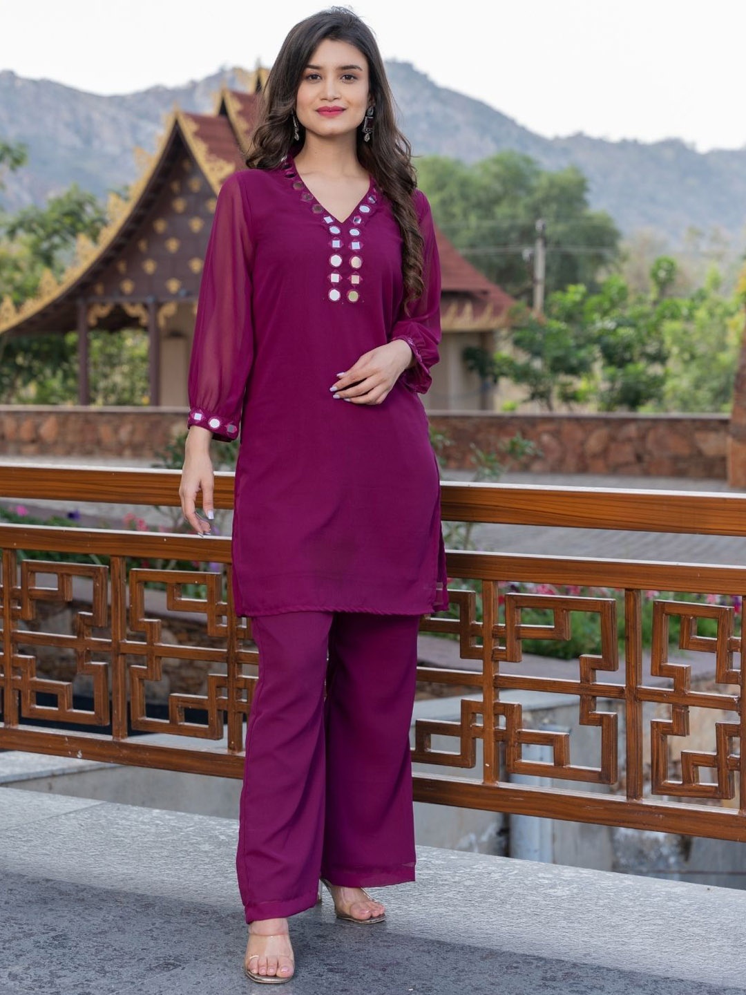 

HOUSE OF JAMOTI Embroidered Mirror Work Kurta with Trousers, Burgundy
