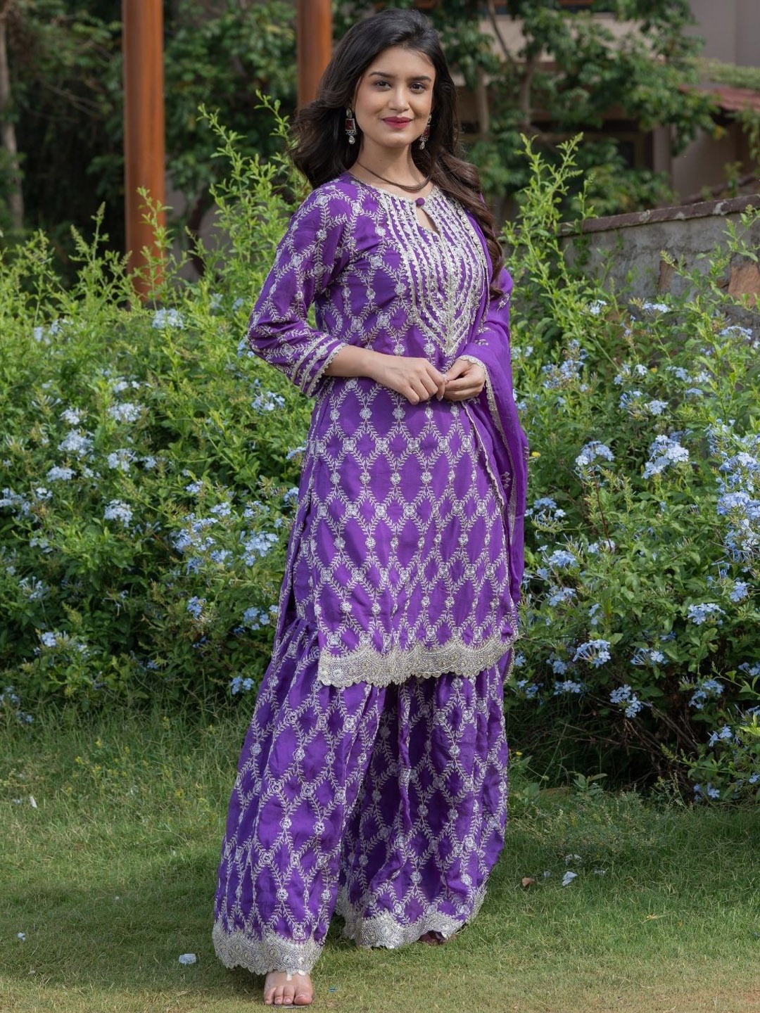 

HOUSE OF JAMOTI Floral Embroidered Kurta With Skirt & Dupatta, Lavender