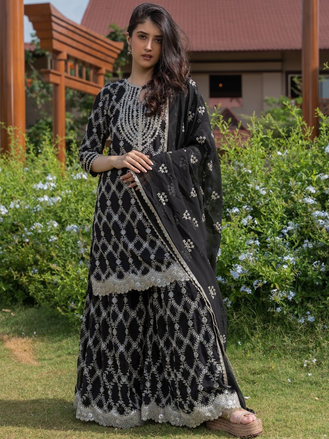 

HOUSE OF JAMOTI Embroidered Gotta Patti Kurta with Trousers & Dupatta, Black