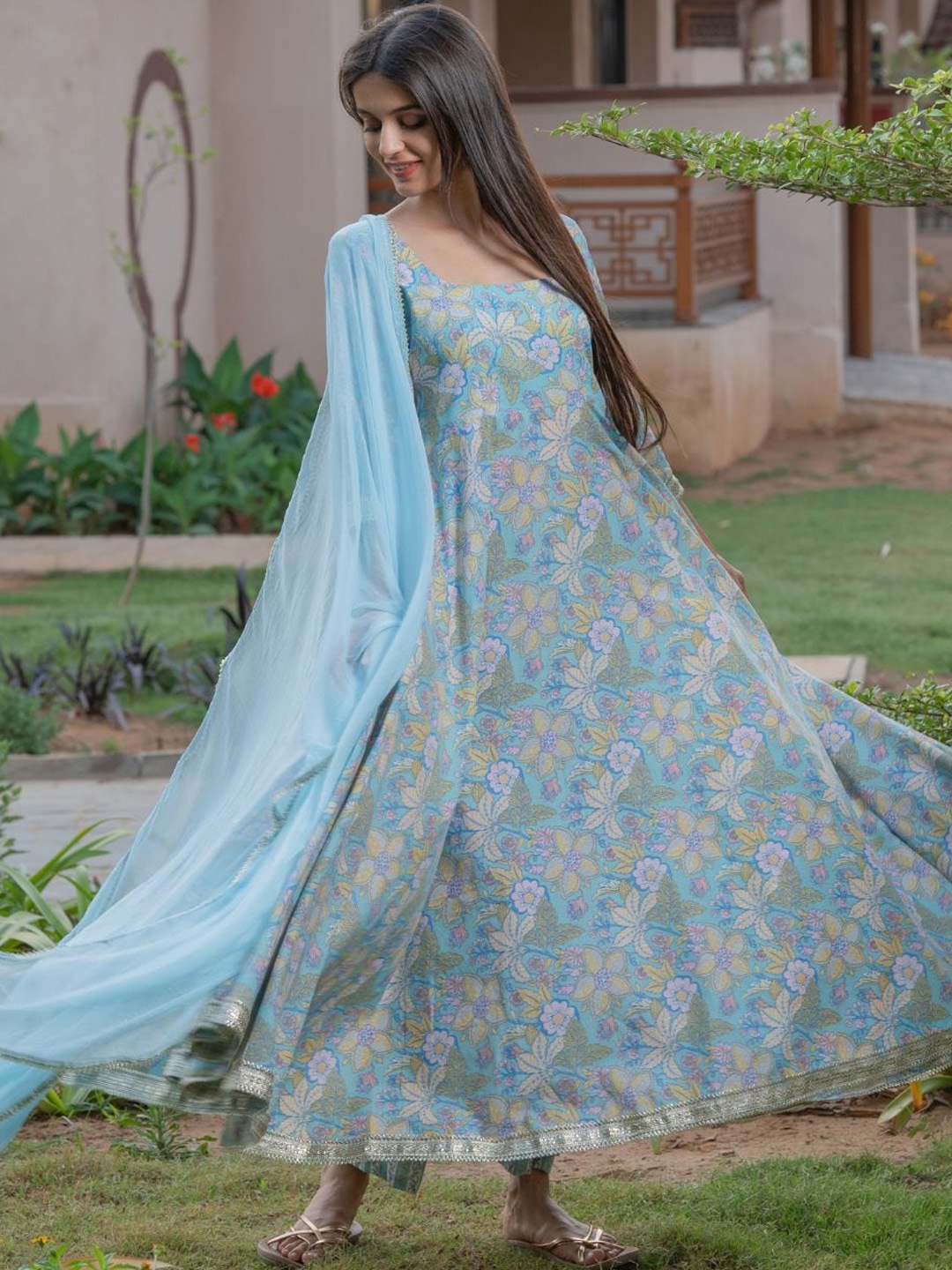 

HOUSE OF JAMOTI Floral Printed Gotta Patti Pure Cotton Kurta with Trousers & Dupatta, Blue