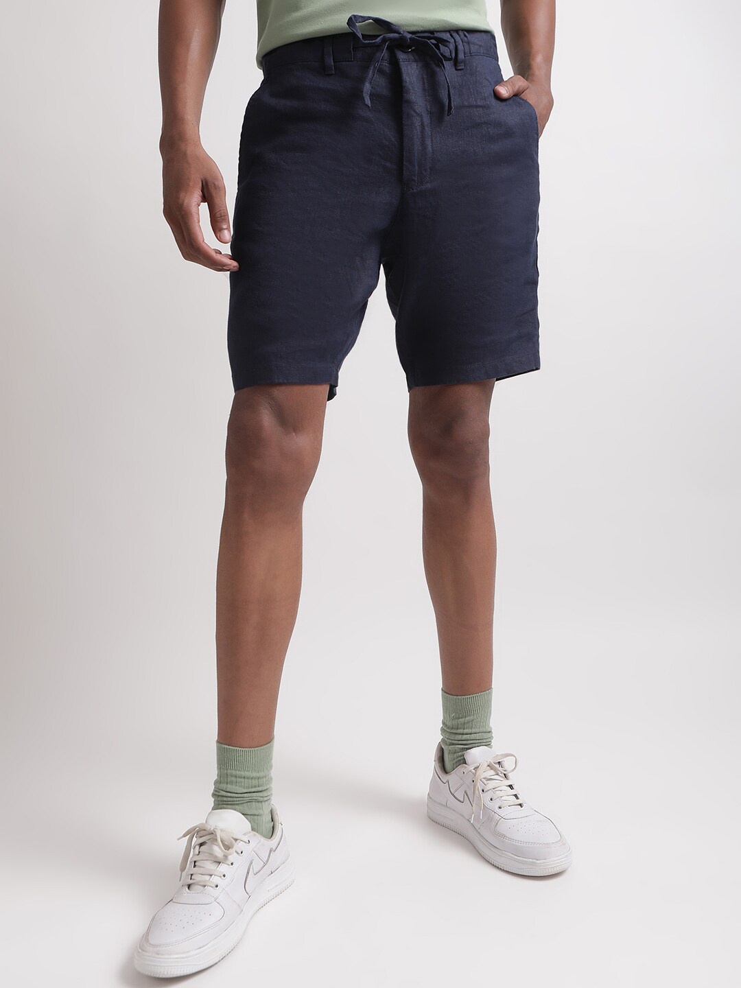 

GANT Men Loose Fit Denim-finish Linen Shorts, Navy blue